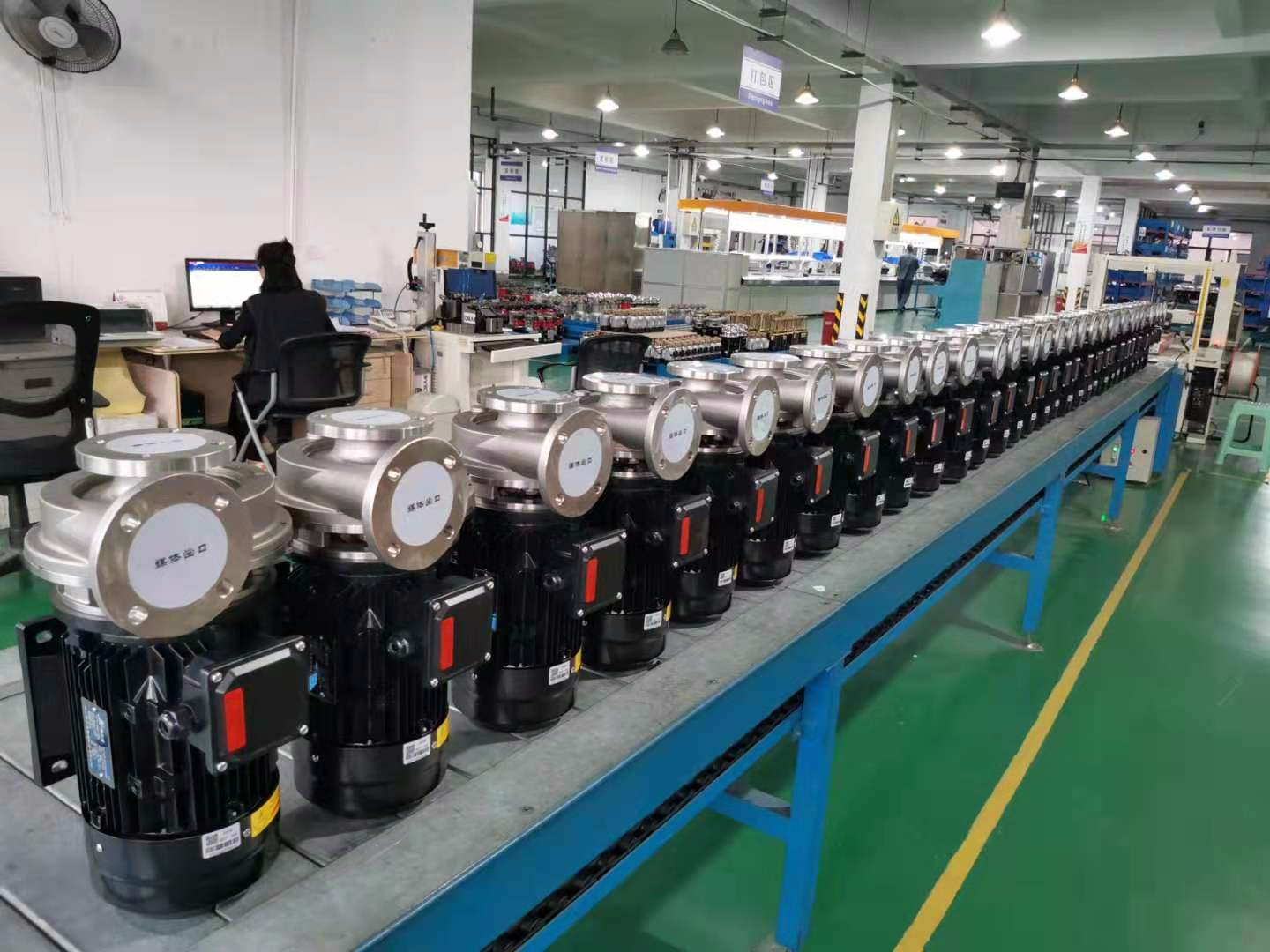 車(chē)間實(shí)景2