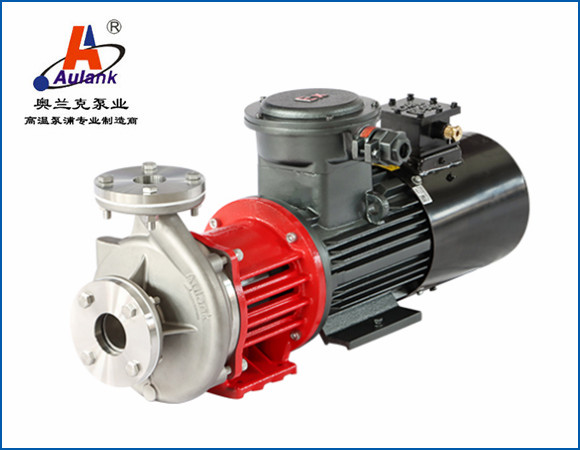 泵浦為磁力驅(qū)動(dòng)式高低溫離心泵，移送循環(huán)介質(zhì)為不含顆粒、纖維的液體。泵浦外觀設(shè)計(jì)新穎、振動(dòng)小、噪音低、無泄漏。泵浦可循環(huán)水、導(dǎo)熱油、乙二醇、硅油、酒精、碳?xì)淙芤旱冉橘|(zhì)，泵浦耐溫范圍：-196℃～+400℃。并可根據(jù)客戶需求，定制變頻、防爆、特殊電源等電機(jī)防爆離心泵 大流量防爆泵  BT4防爆泵 化工泵